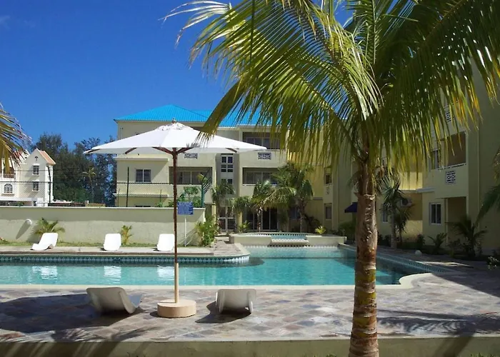 Lovely Apartment In Flic En Flac, Close To The Beach And All Amenities.