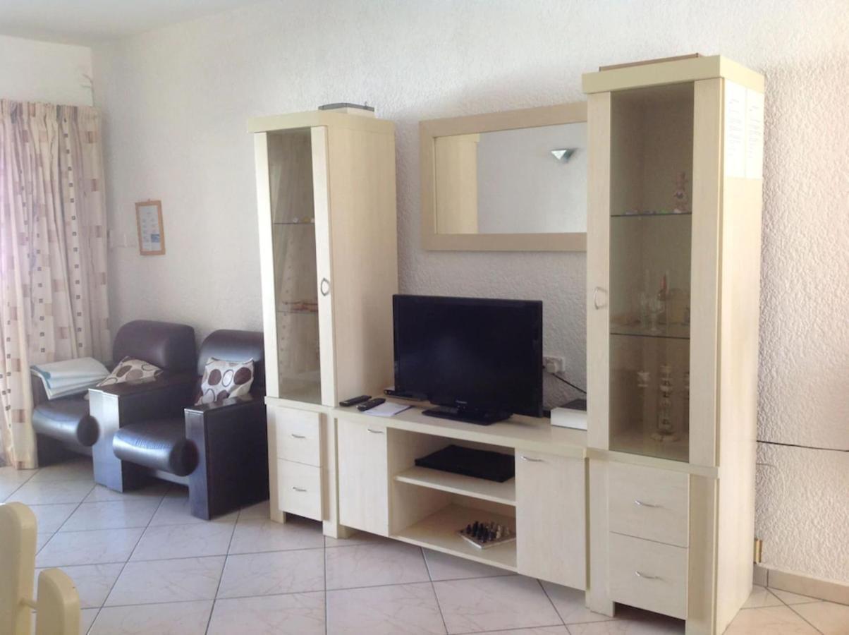 Apartment Lovely In En Flac, Close To The And Amenities. *